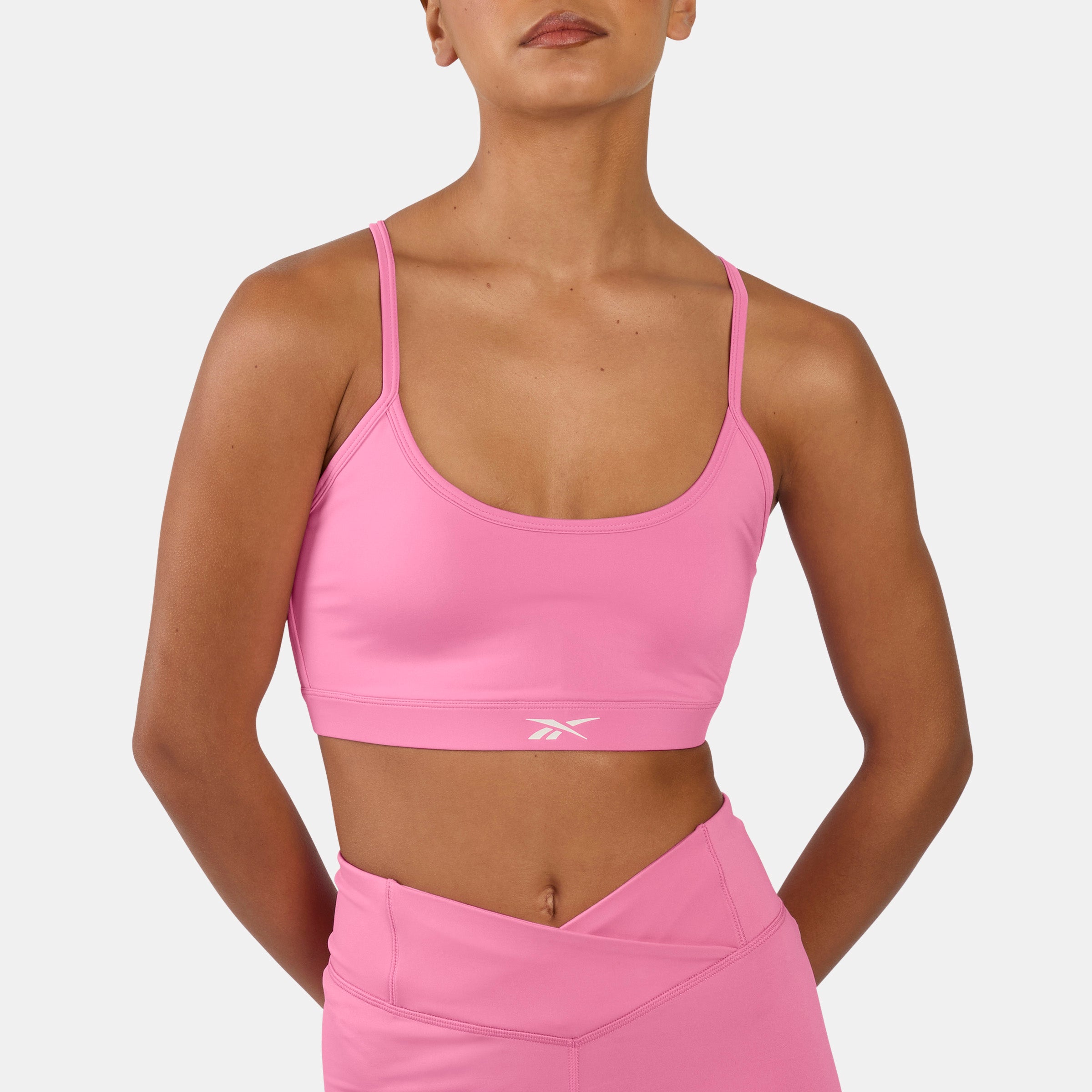 100254551_143560_FR_Model_eCom