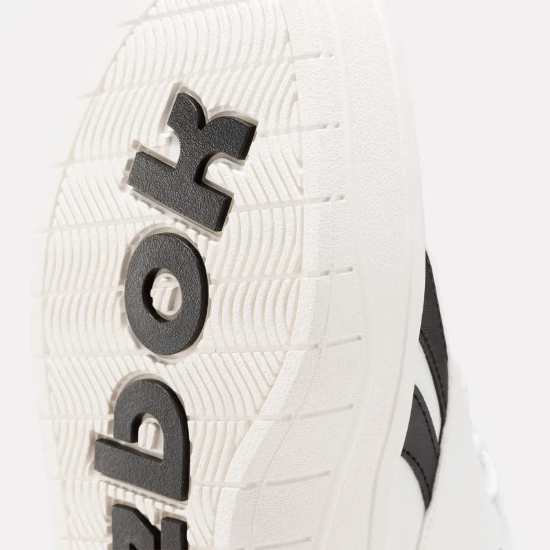 Court Advance Surge Women's Sneakers