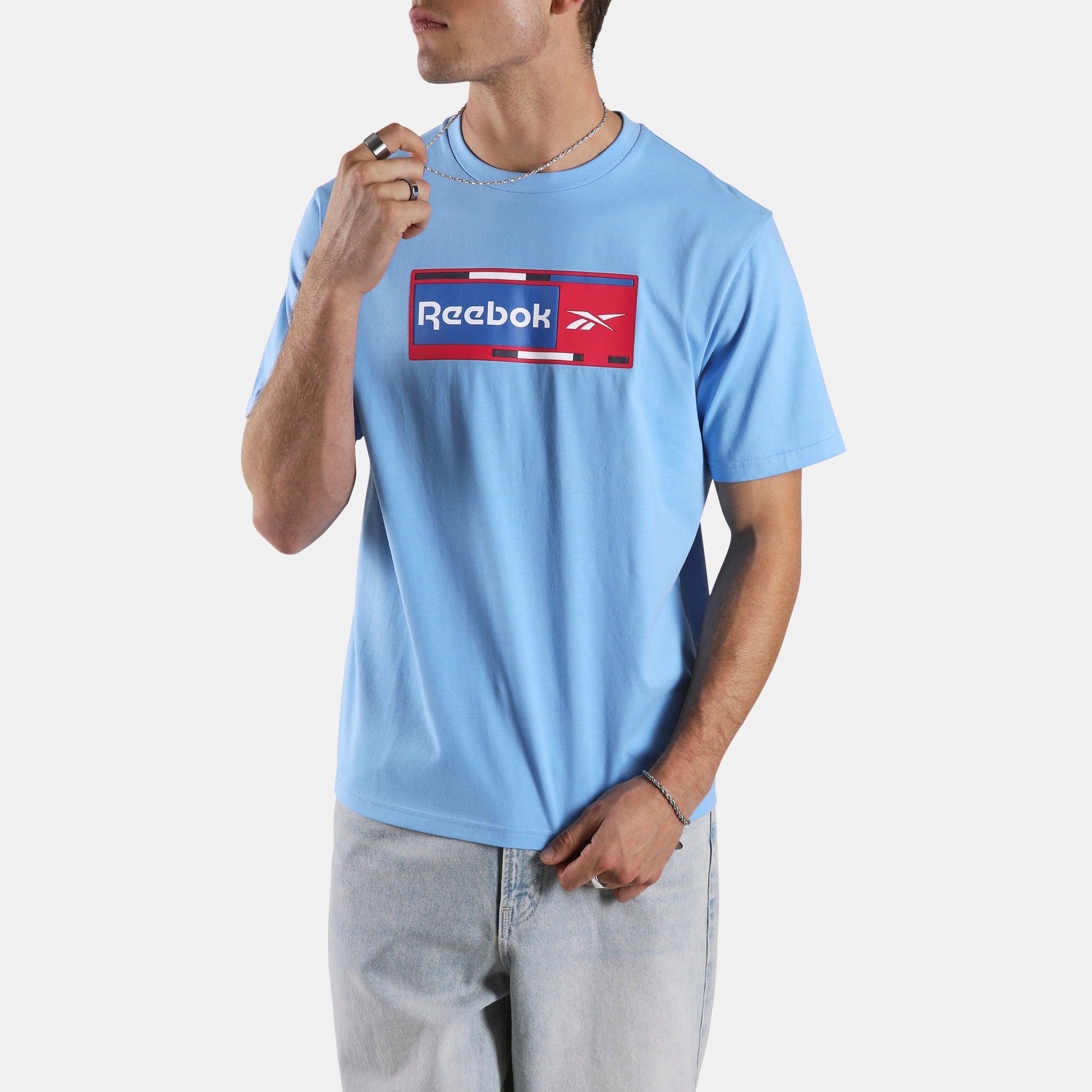 100256460_156154_FR_Model_eCom