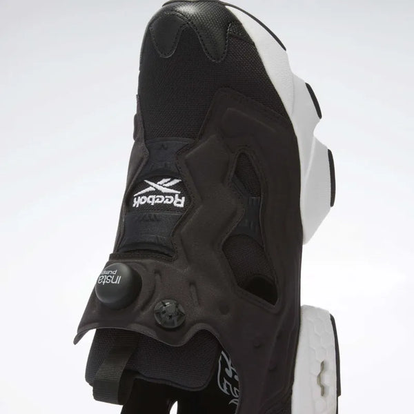 Reebok Instapump Fury 94 Unisex Universal Sneakers in Black/Black Reebok Instapump Fury 94 Unisex Universal Sneakers in Black/Black