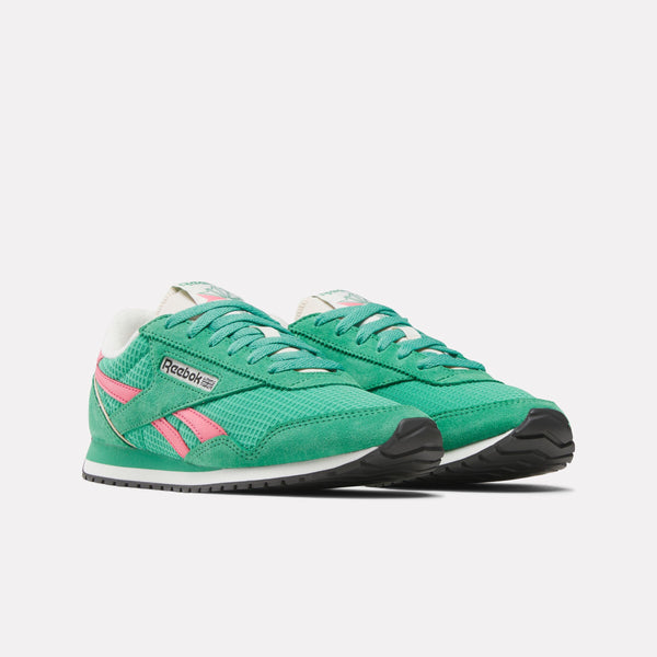Classic AZ Womens Sneaker