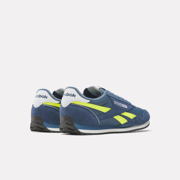 Classic AZ Unisex Sneaker