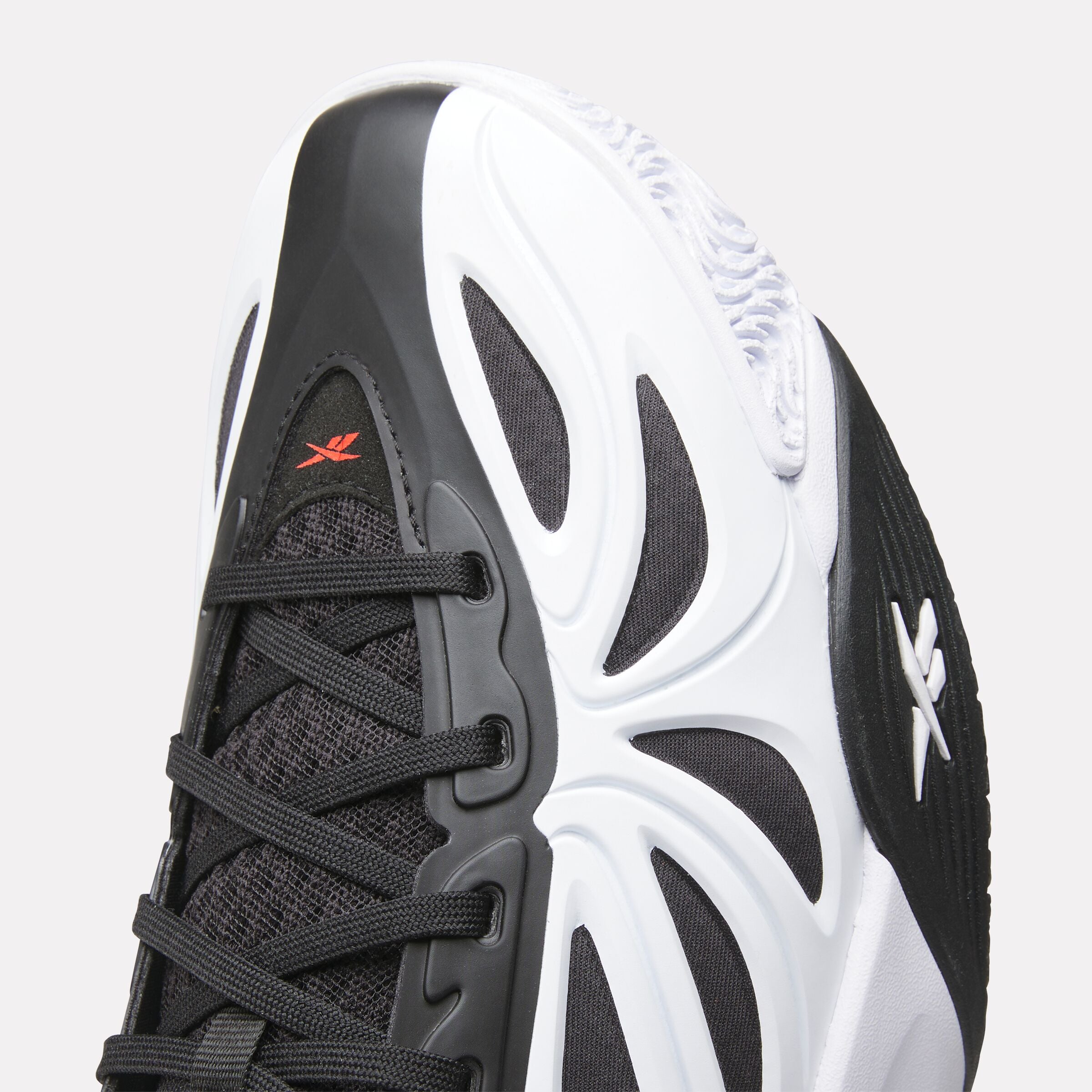 Reebok Angel Reese 1 Unisexo Baloncesto Sneakers in White/Black